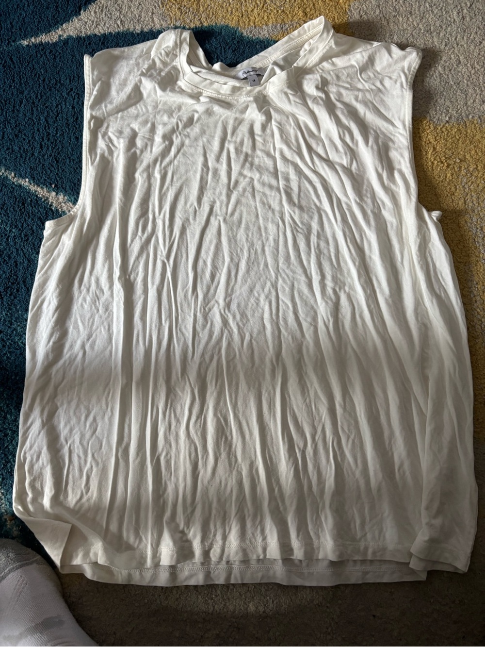 Reitmans White Crewneck Muscle Tee